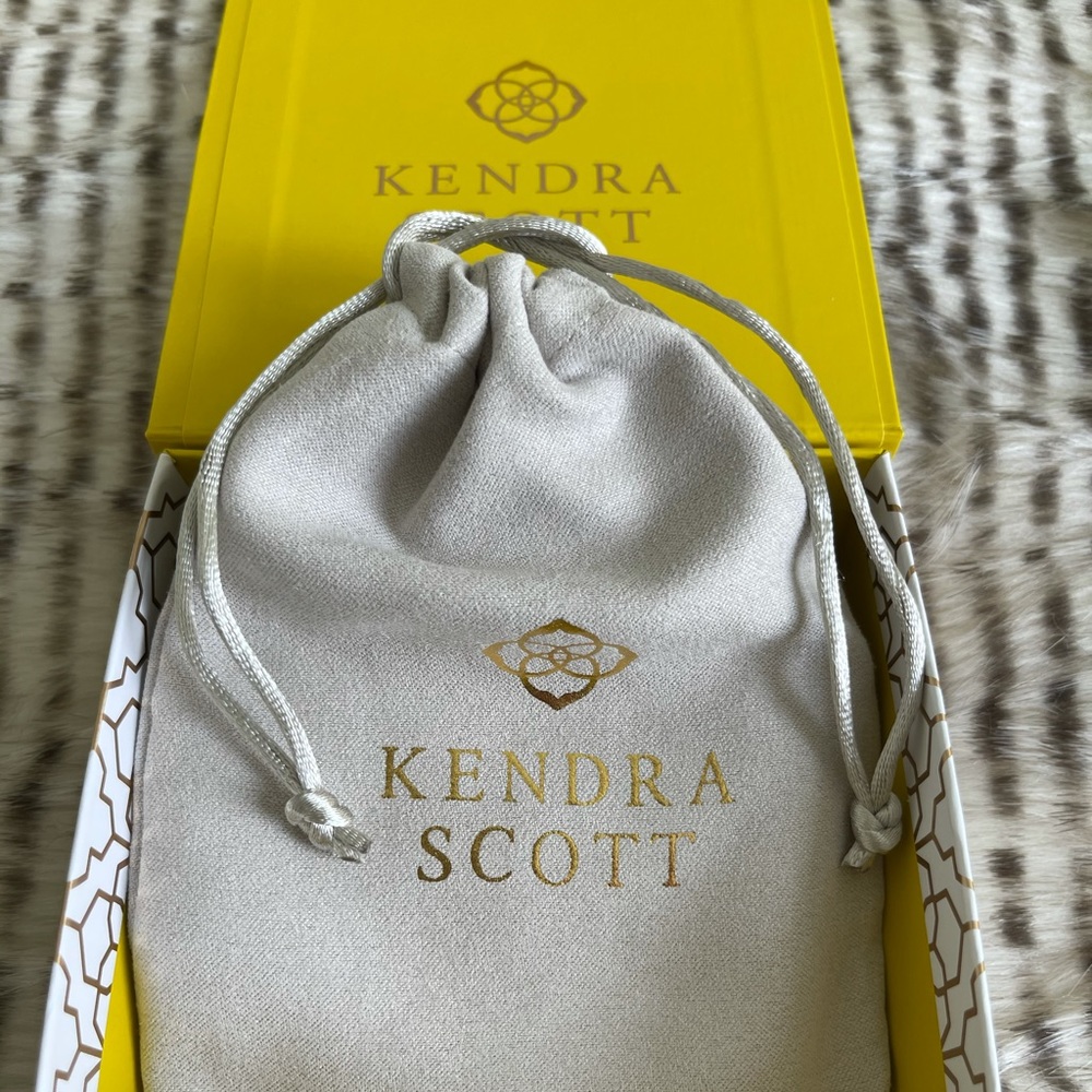 Kendra Scott Necklace